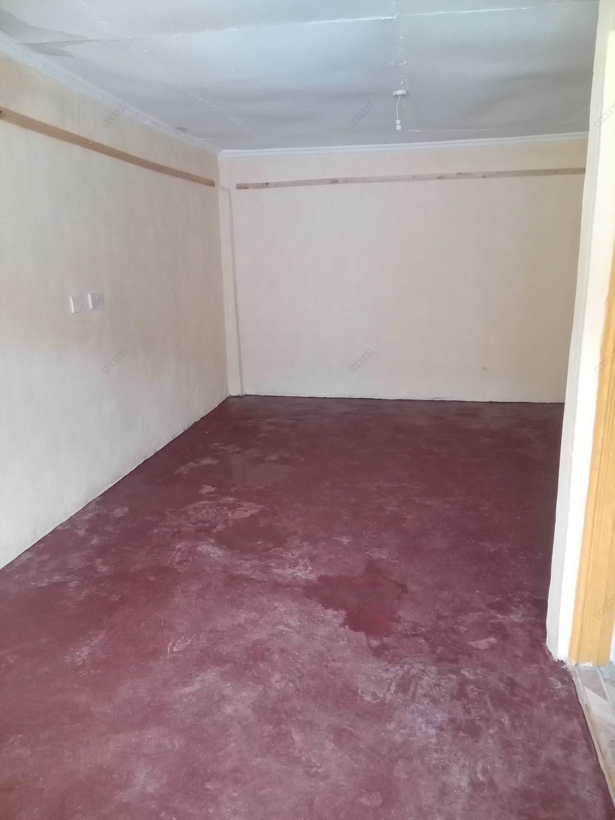 Bedsitter in Barabara ya kwanza 